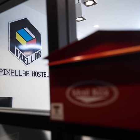 Pixellar Hostel Bangkok Bagian luar foto