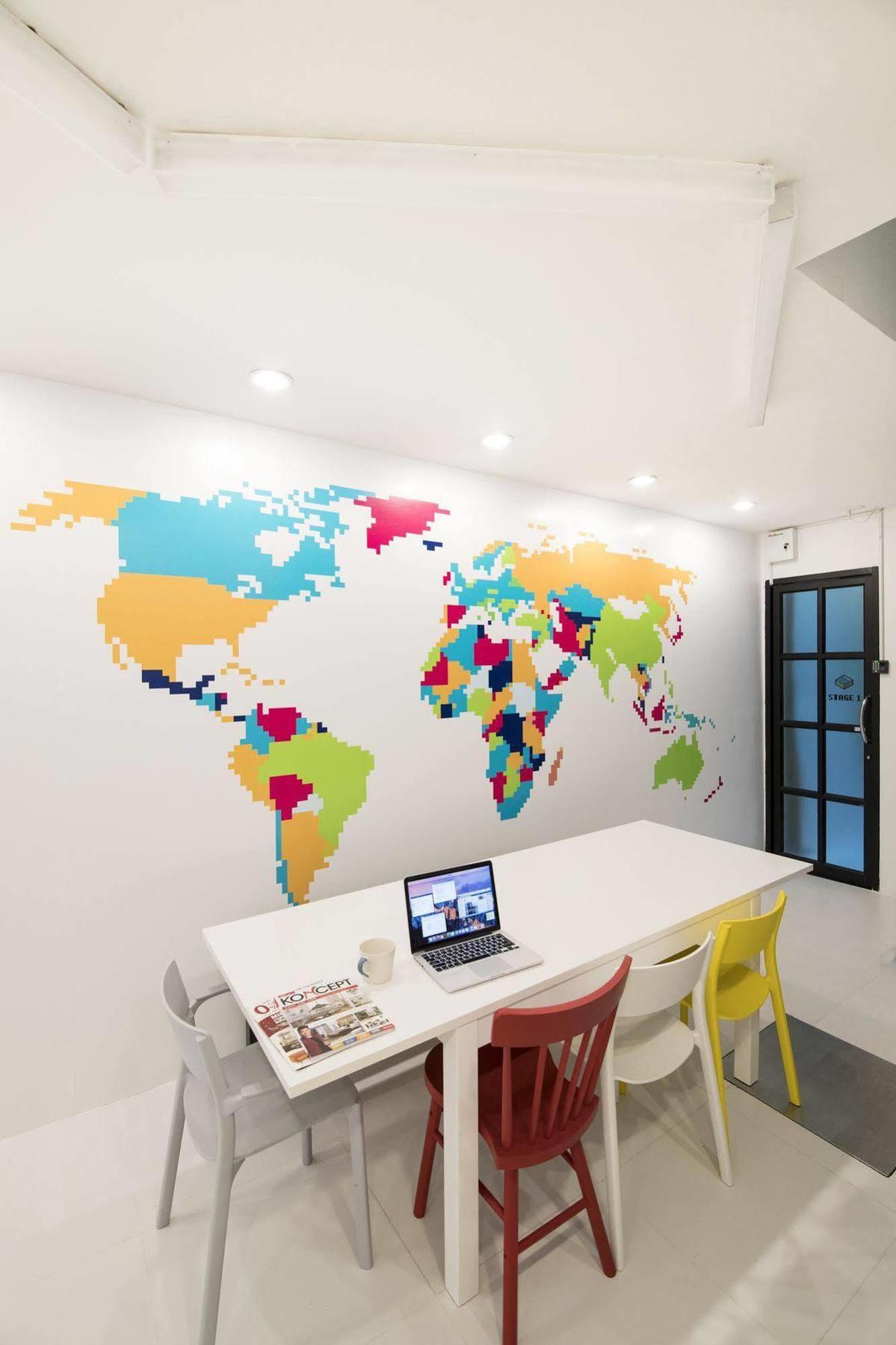 Pixellar Hostel Bangkok Bagian luar foto