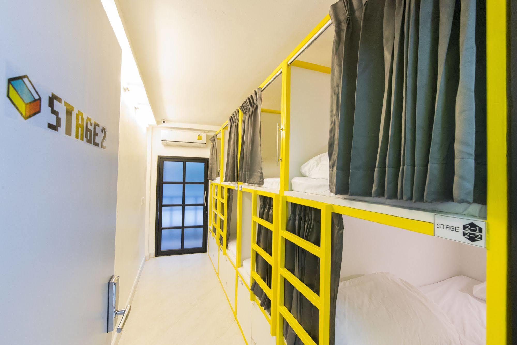 Pixellar Hostel Bangkok Bagian luar foto